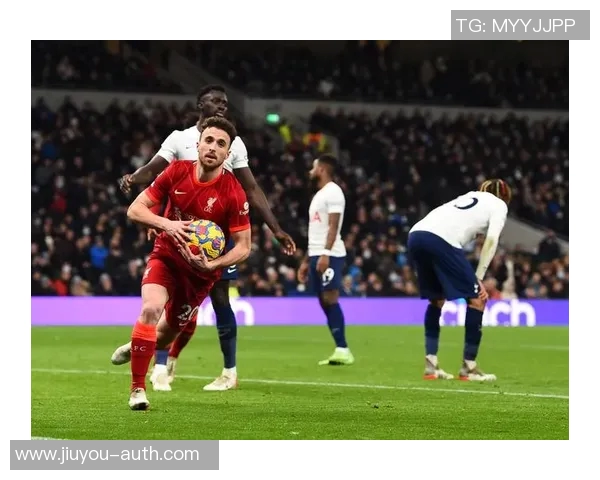 欧联杯热刺与利物浦激战成平局全场焦点时刻回顾与分析